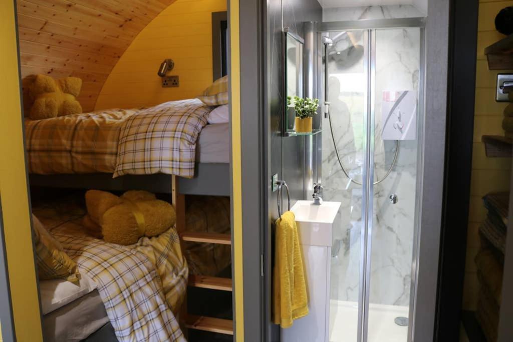 فيلا Glampods Glamping Pod - Meet Highland Cows And Sheep إلجين المظهر الخارجي الصورة