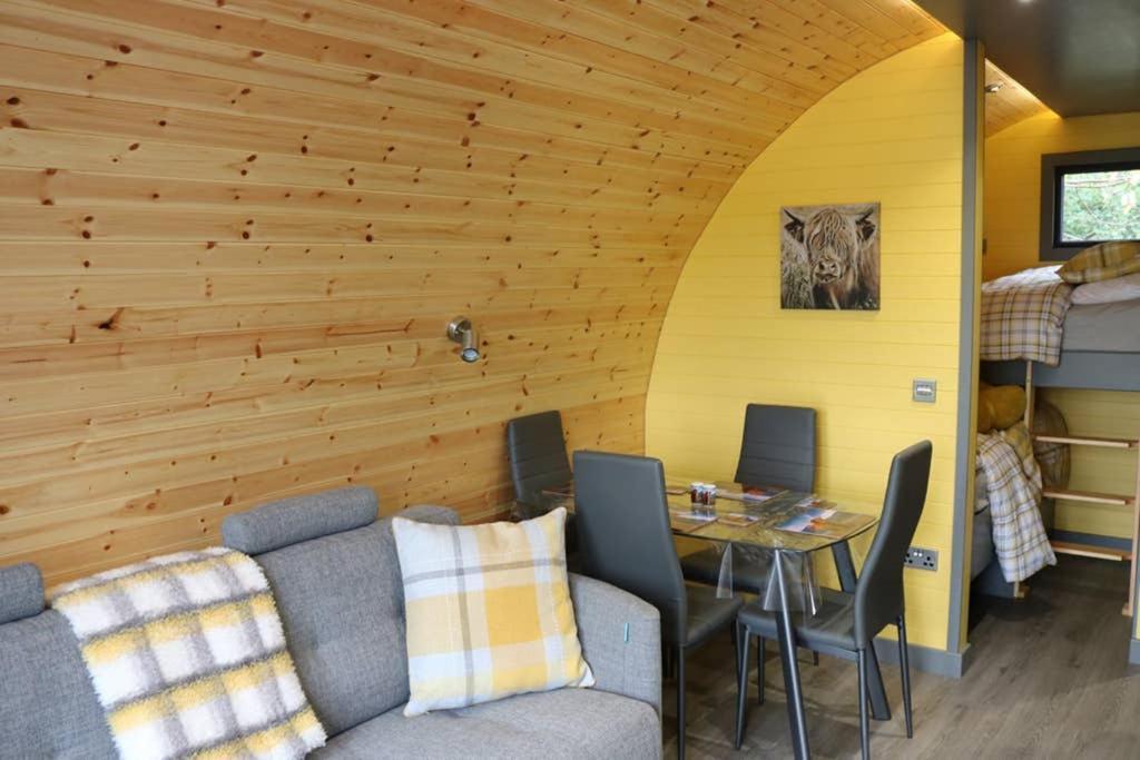 فيلا Glampods Glamping Pod - Meet Highland Cows And Sheep إلجين المظهر الخارجي الصورة