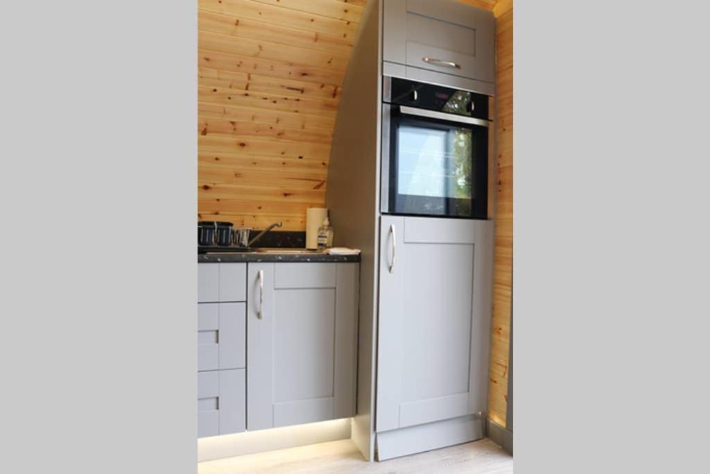 فيلا Glampods Glamping Pod - Meet Highland Cows And Sheep إلجين المظهر الخارجي الصورة